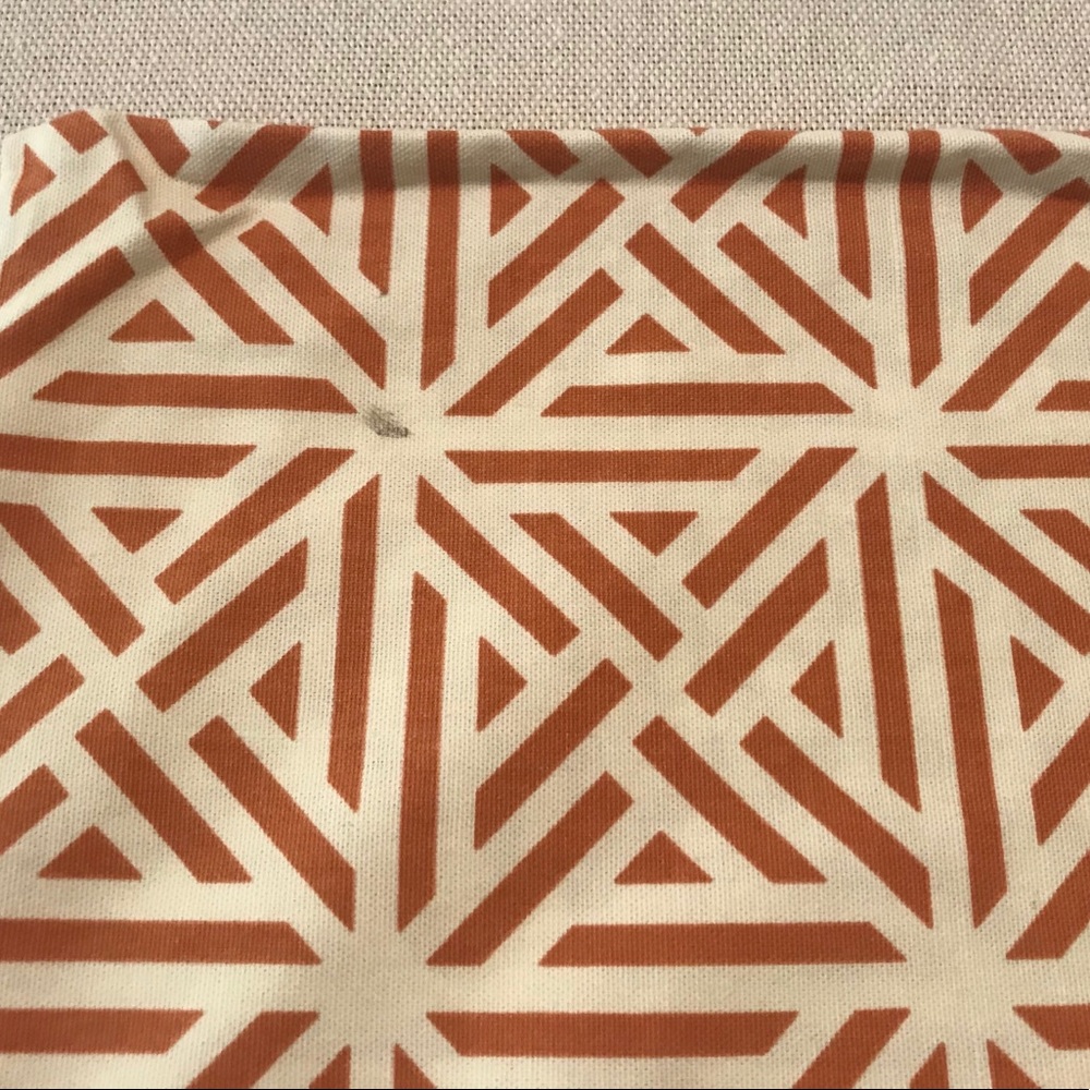 Set of orange  and cream pillow covers - Picture 7 of 7